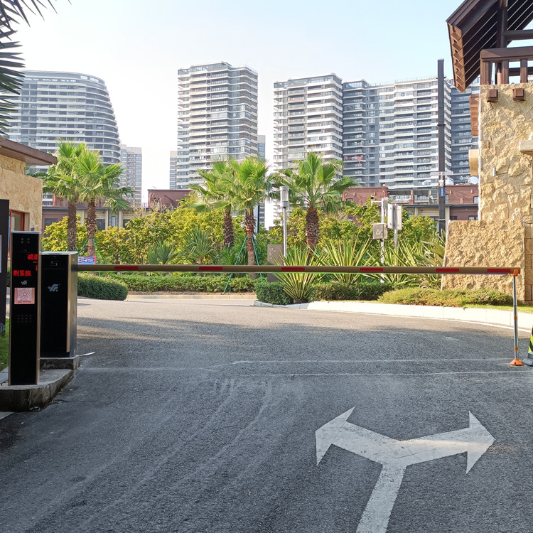汕尾保利房地产公司酒店分公司希尔顿酒店车库安装BG真人车牌识别系统
